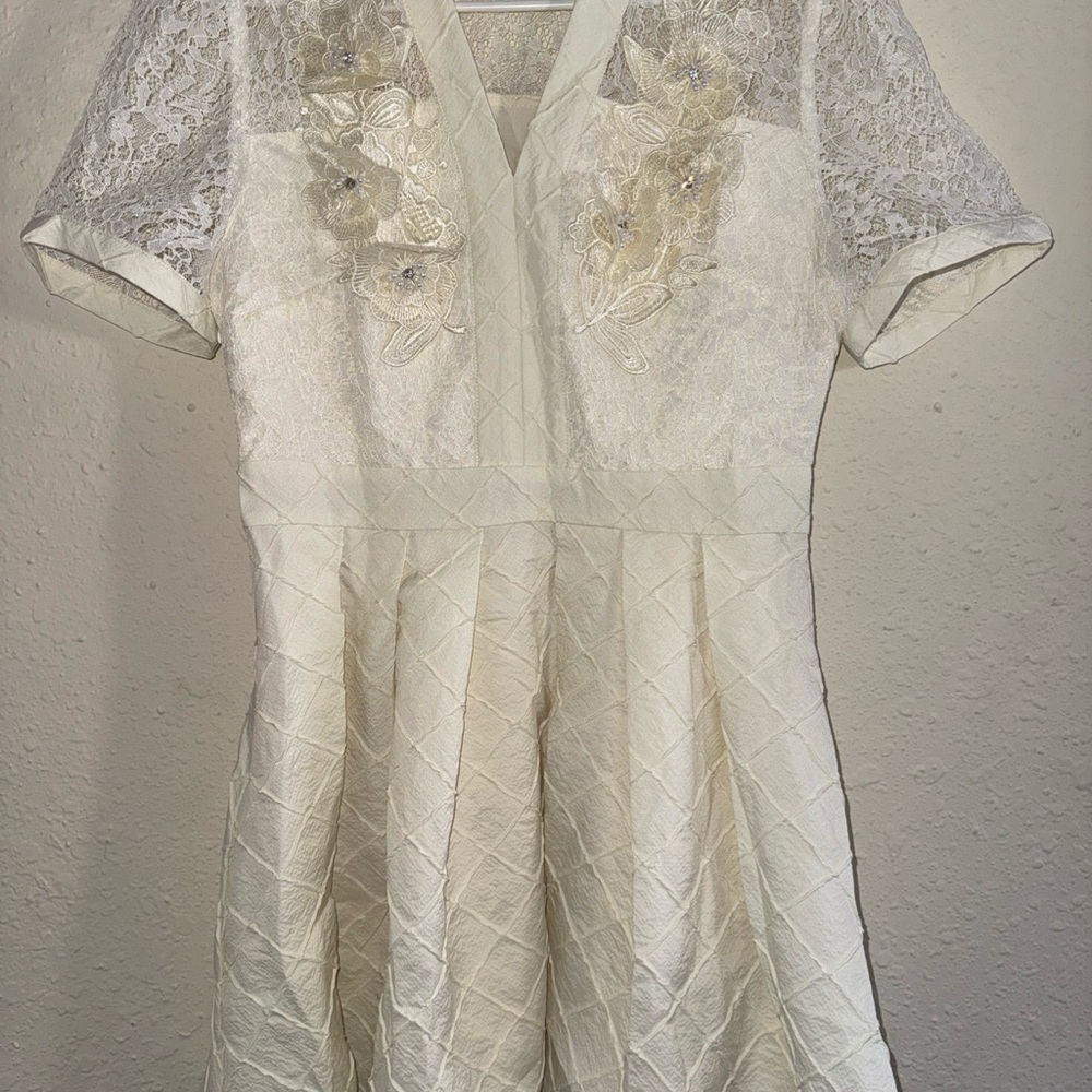 Anewsta  Appliqué Fit-and-Flare Dress lace dress with side zipper size M ivory